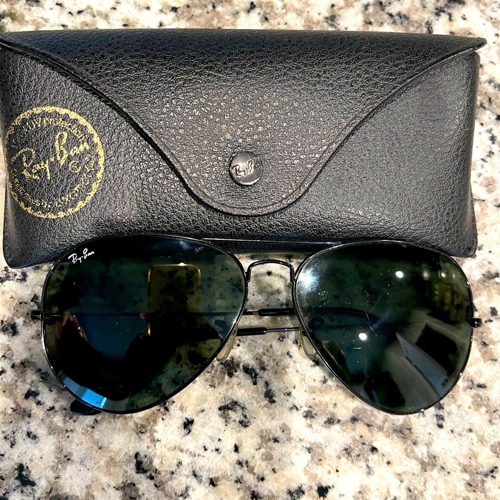 Ray-Ban Aviator Sunglasses Black Frame Green Lenses